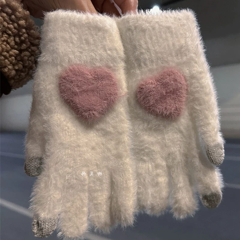 Sweet Love Heart Plush Warm Gloves For Women Soft Fluffy Fur Touchscreen Full Fingers Mittens Korean Girls Snow Riding Gloves