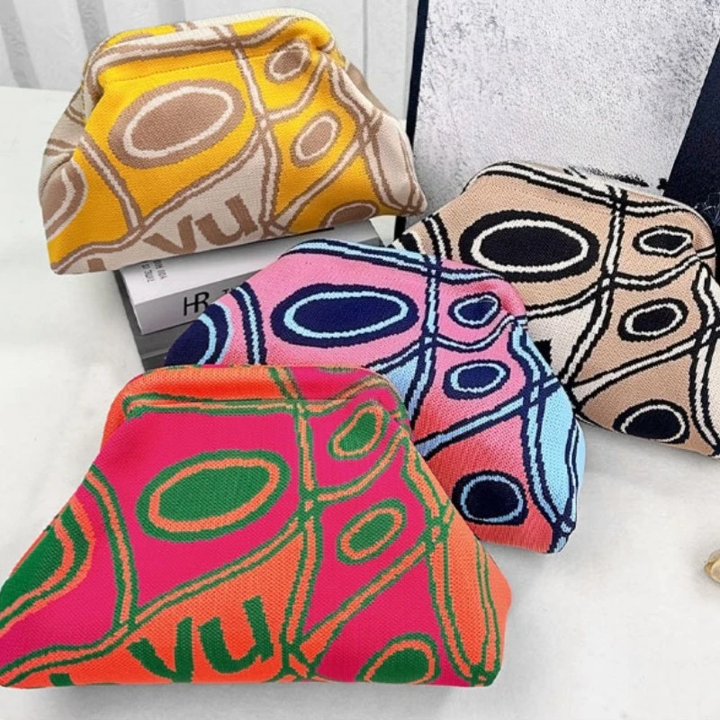 Retro Style Irregular Pattern Women's Trendy Knitted Clip Clutch Bag Versatile Large Capacity Beach Shopping Bag Daily Use
