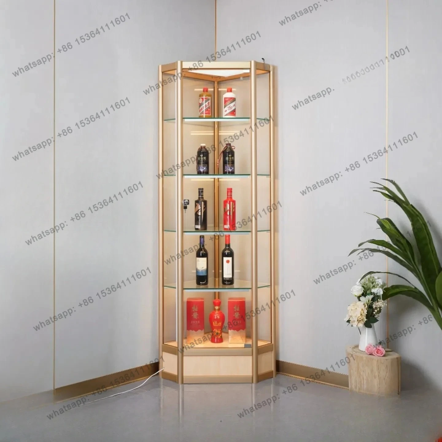 Corner figure model display cabinet triangle wine cabinet trophy helmet jade display cabinet blind box