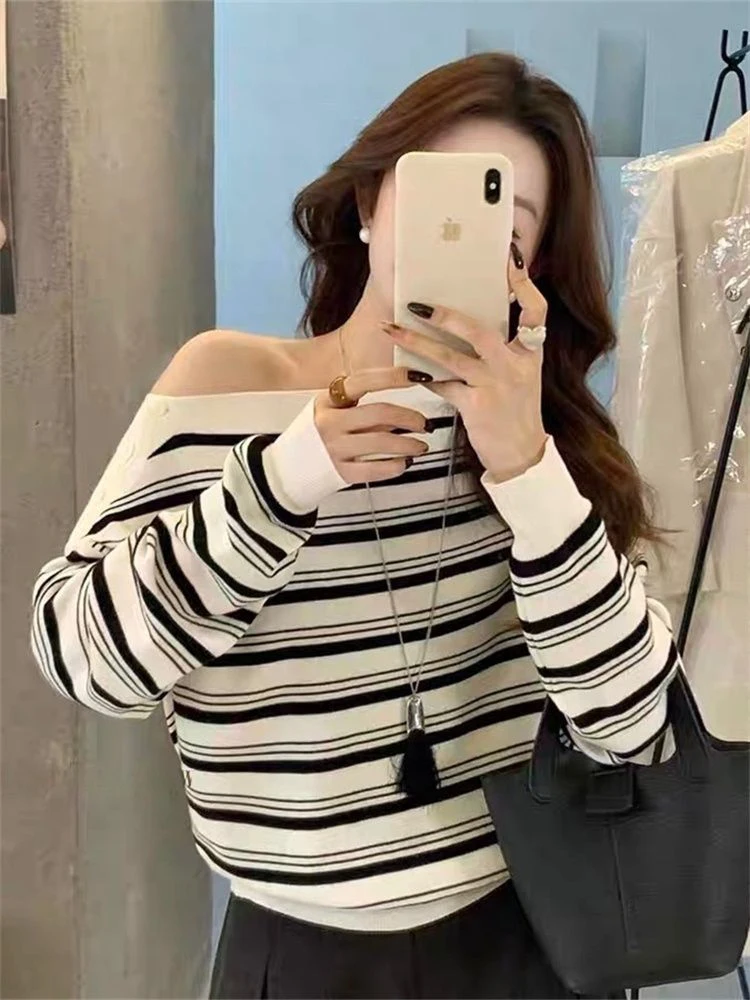 

Женский длинный вязаный свитер-свеч с косым воротником, облегающий крой, повседневная внутренняя одежда, универсальная сцена, подходит для средней осени...