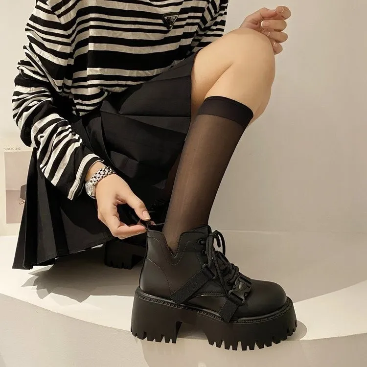 Black Martens for women 2024 autumn new thick soles with British style booties sweet cool little booties platform shoes western