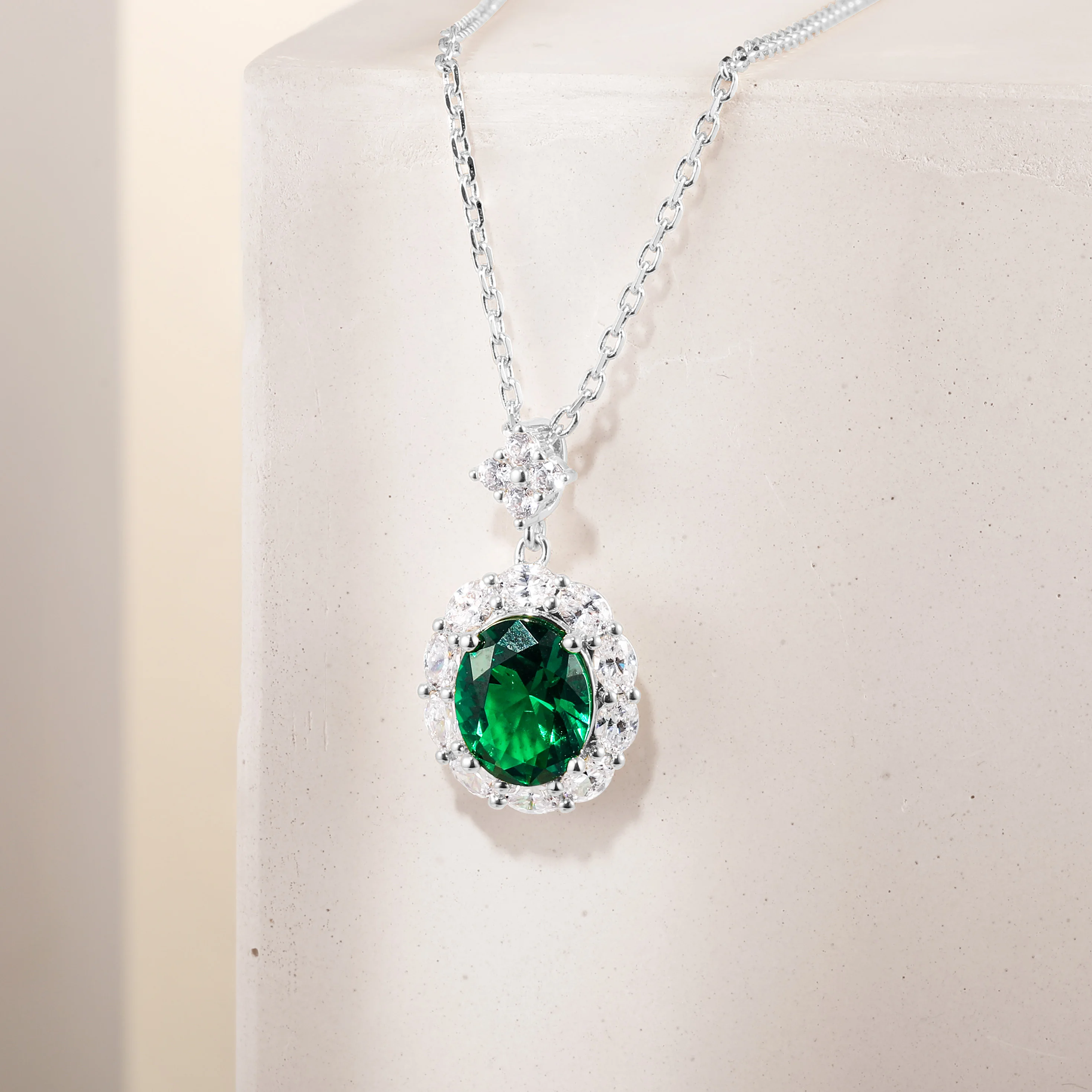 TYYL Oval Simulated Emerald & Zircon Pendant Necklace for Women Classic Halo Design Necklaces Wedding Anniversary Fine Jewelry