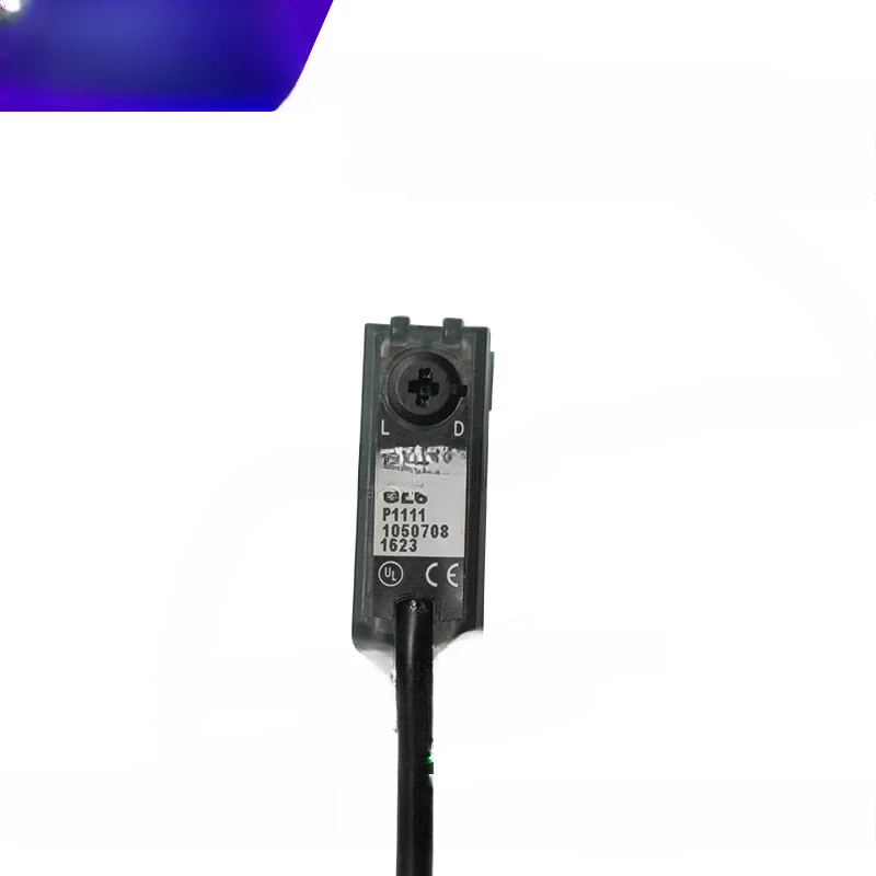 

Photoelectric sensor GL6-P1112 1051779 with bracket lens
