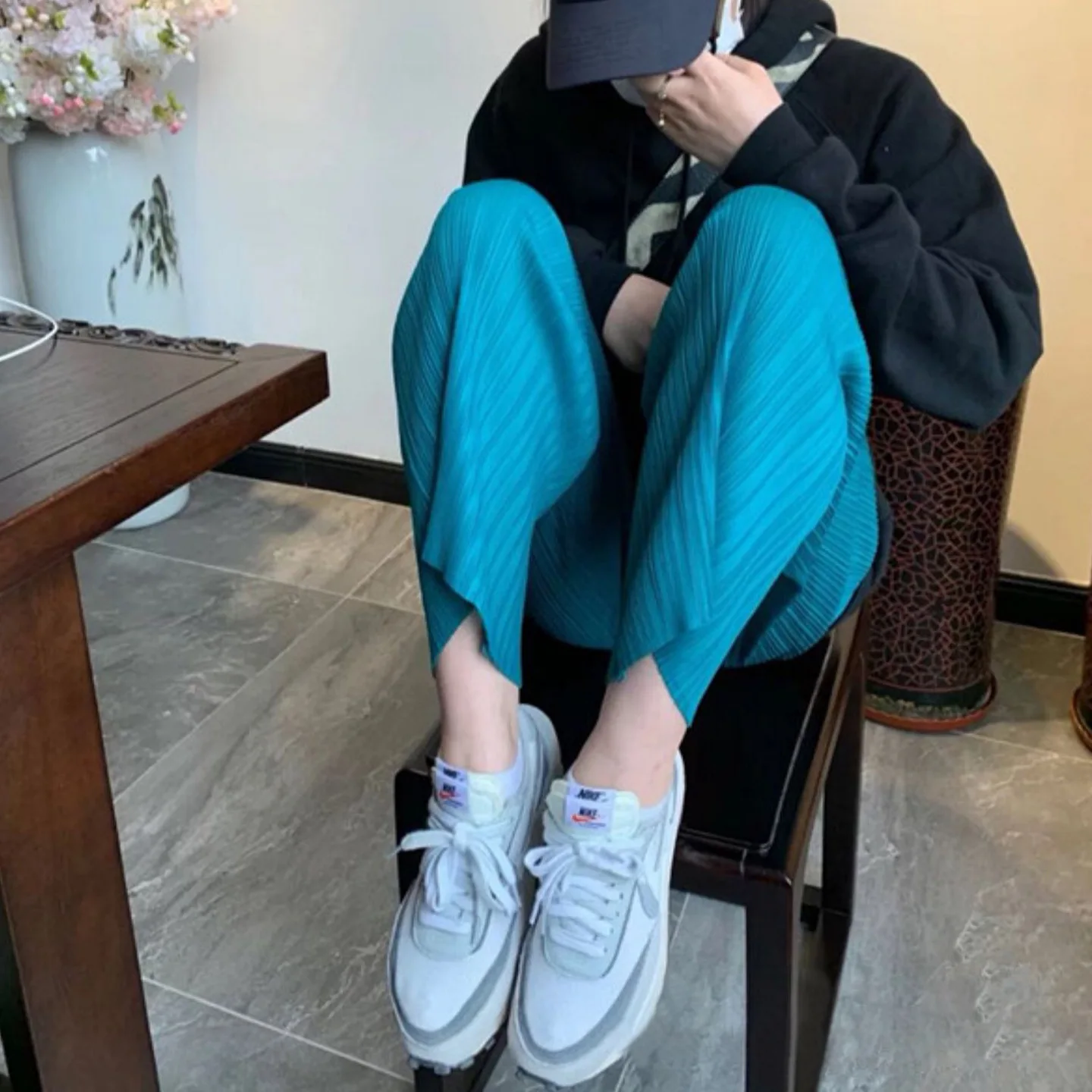 

Miyake Pleated 2026 Fashion Casual Lazy Wind Pleated Wide-legged Pants Female Summer Nine Points High Waist Drape Thin Pants