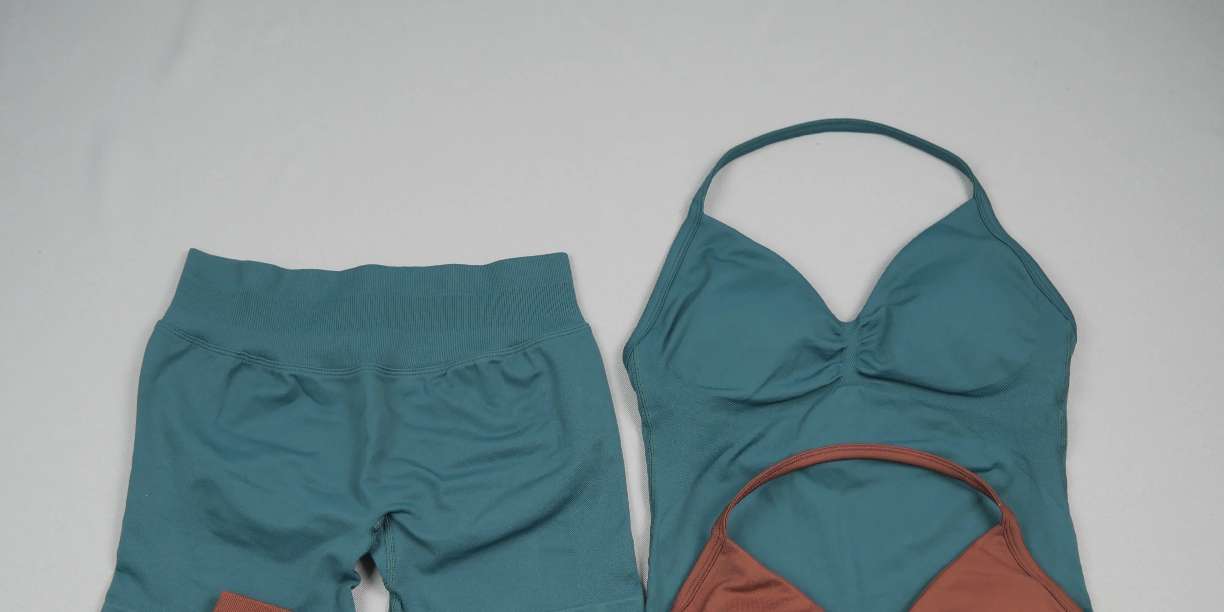 Nahtloses 2-Teiliges Sportset für Damen: Halter-Top mit Langem Schnitt, Hochgeschnittene Scrunch-Butt-Shorts, Schnelltrocknend, für Fitness und Workout – Detail 14