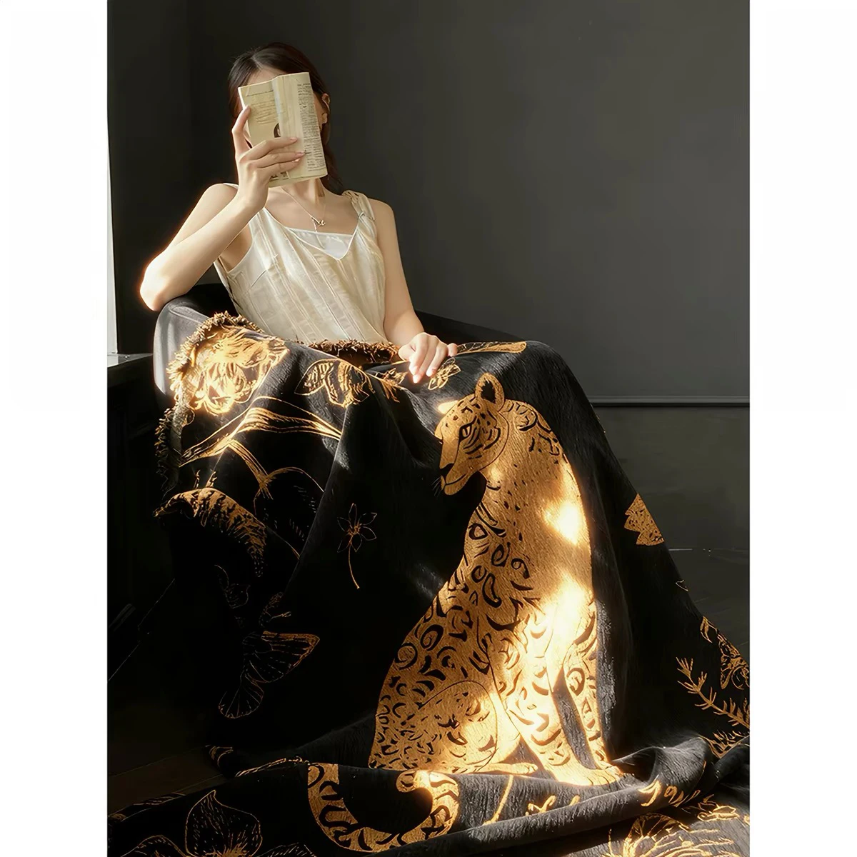 Luxury Knitted Velvet Blankets for Naps Relaxation and Sofa Cover Luxury Vintage Throw Blanket for Bed Leopard Print Blankets