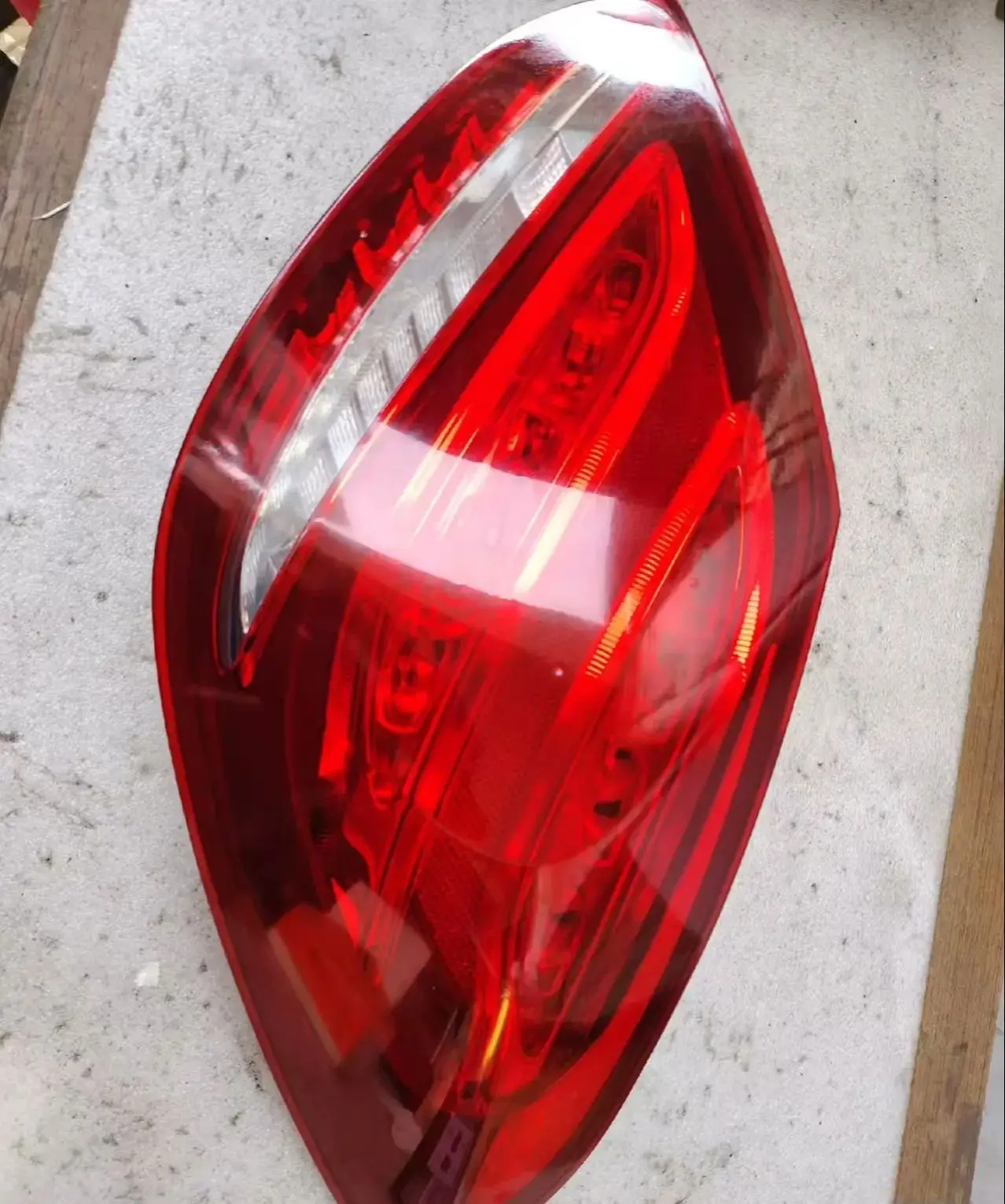 

Светодиодные задние фонари для VW Tiguan 2010-2012: стоп-сигналы, указатели поворота, фонари заднего хода