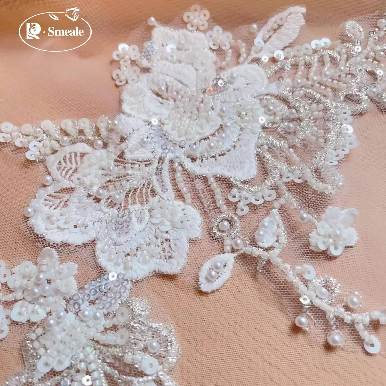 1 Paar. 10 Farben. Perlenbestickte Spitze mit Spiegelblumen, glänzende Tanzkostüme und Kopfbedeckungen, Kleidungsapplikation. Aufnäher für Kleidung – Detail 4
