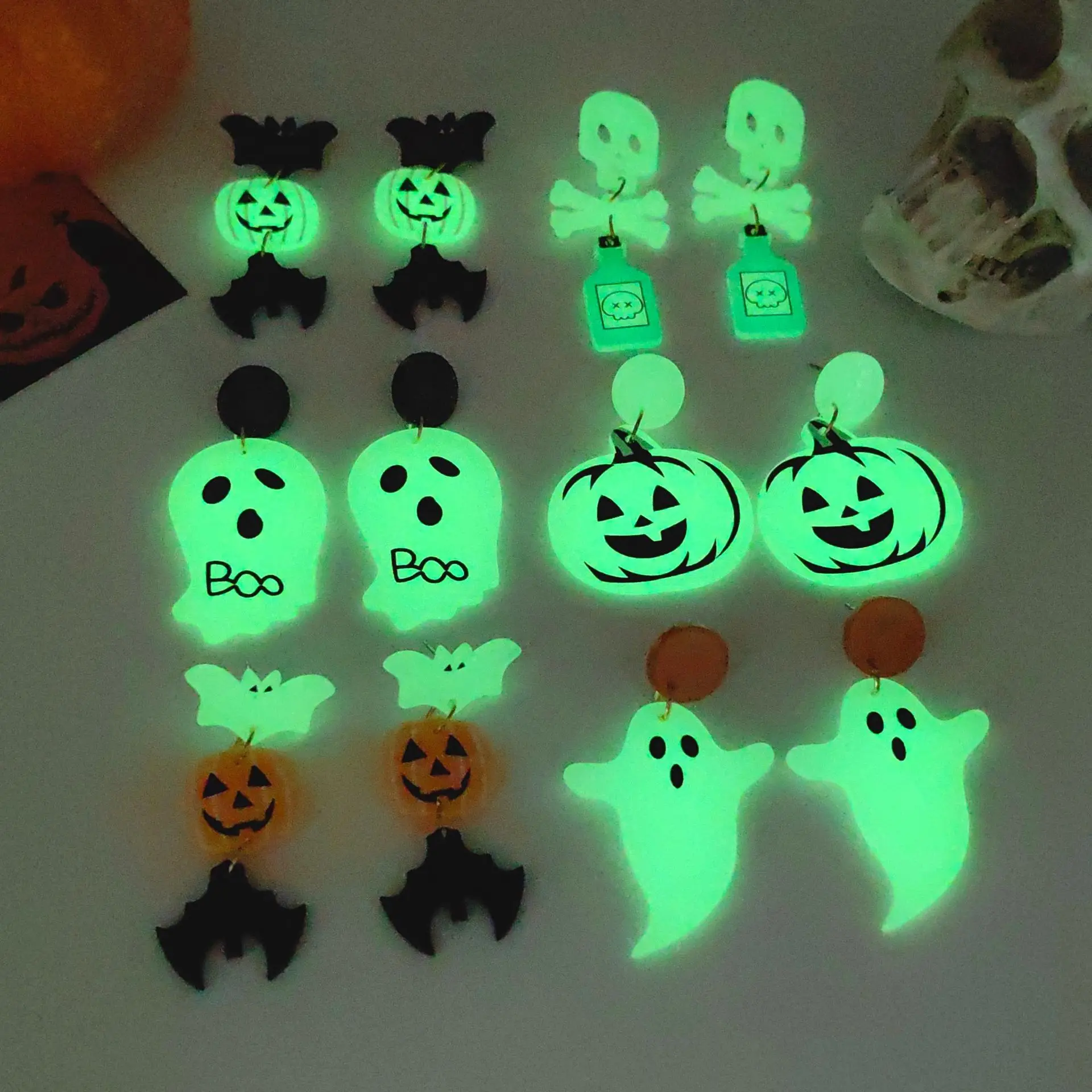 New Halloween Earrings Cartoon Glowing Pumpkin Ghost Pendant Acrylic Earrings Funny Halloween Decoration Gift