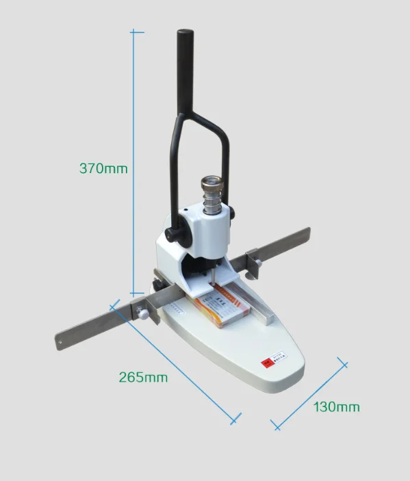 Mesin pelubang kertas pegangan manual desktop untuk ukuran a3