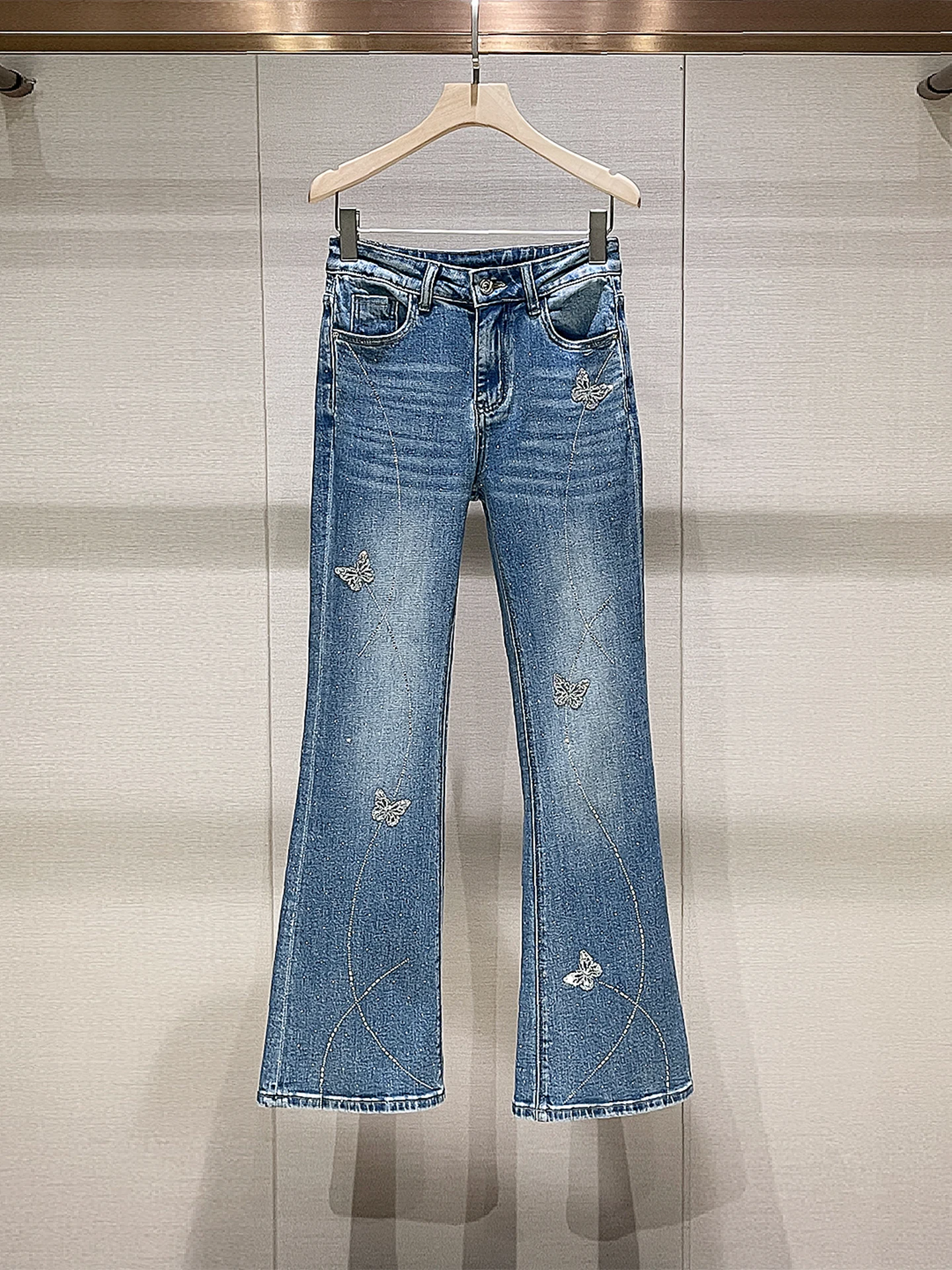 

Женские джинсы-клеш Slim Fit с высокой талией, украшенные, синие, из денима, весенняя новинка, удобные, дышащие, повседневные