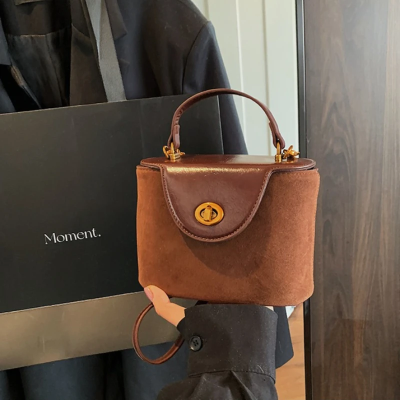 

High-End Business Tote Bag With Commuter Function Large Capacity Stylish Solid Color And Leather