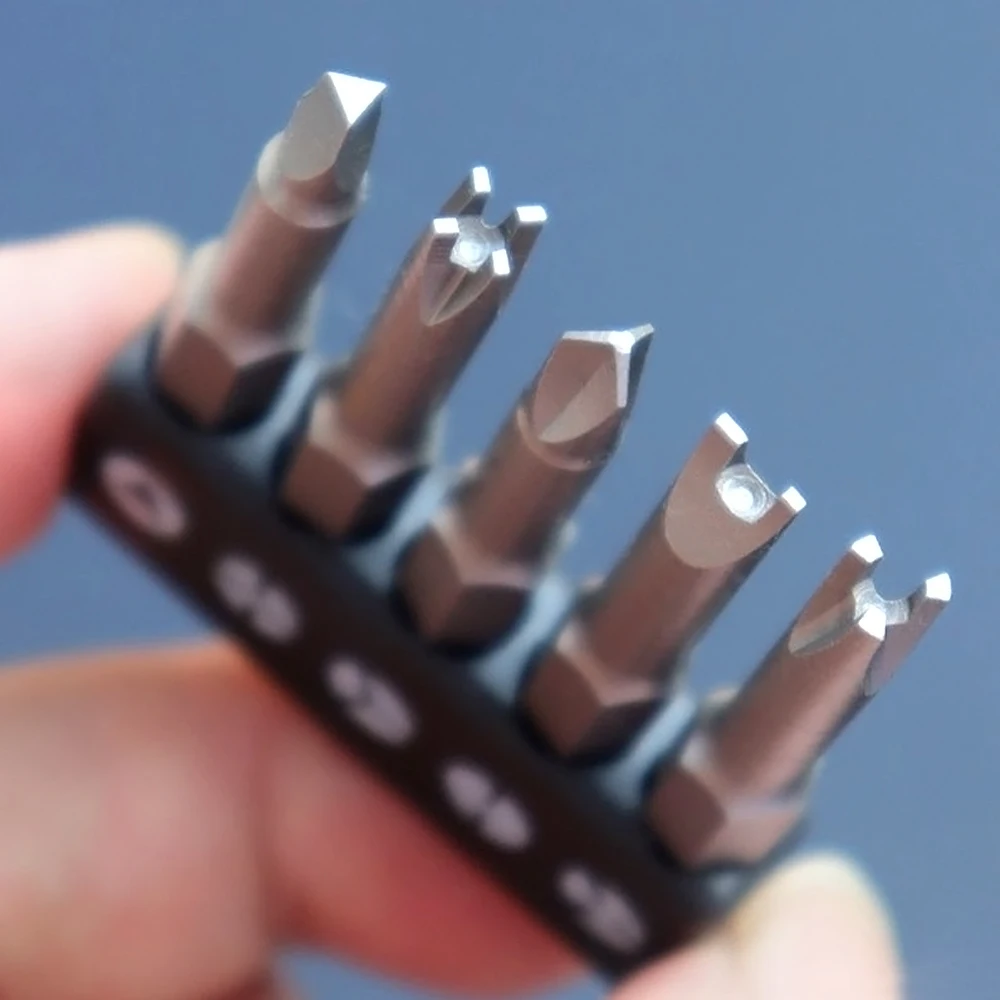 Obeng bentuk khusus, obeng segitiga Phillips