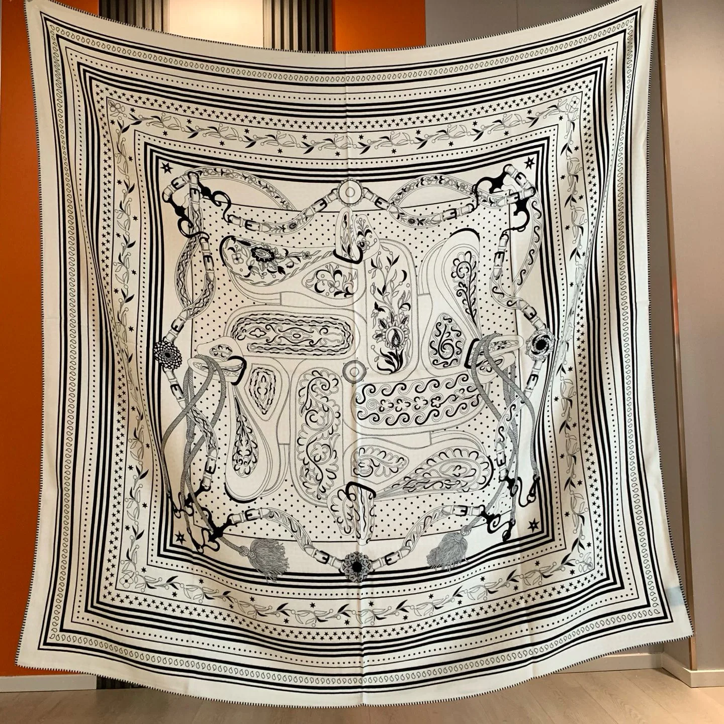 

135cm New Silk and Wool Scarf for Women - Luxurious Design with Persian Pattern - Warm Travel Shawl - Neckband Scarf
