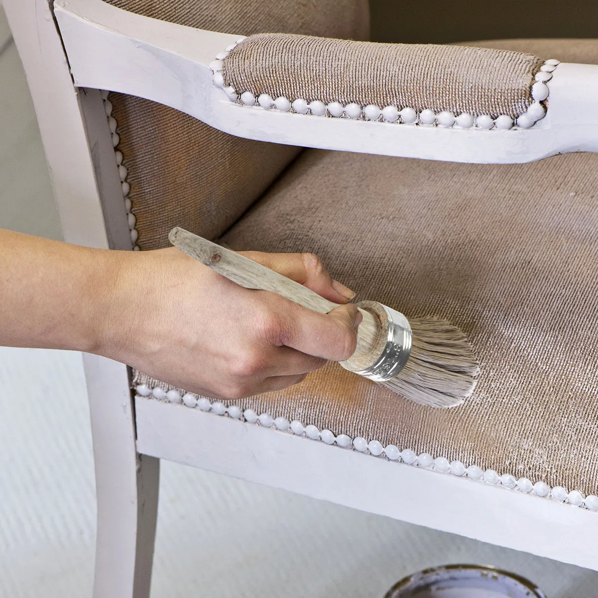 Round Paint Wax Brush with Natural Bristles & Ergonomic Handle for Furniture Restoration and Vintage Finishing