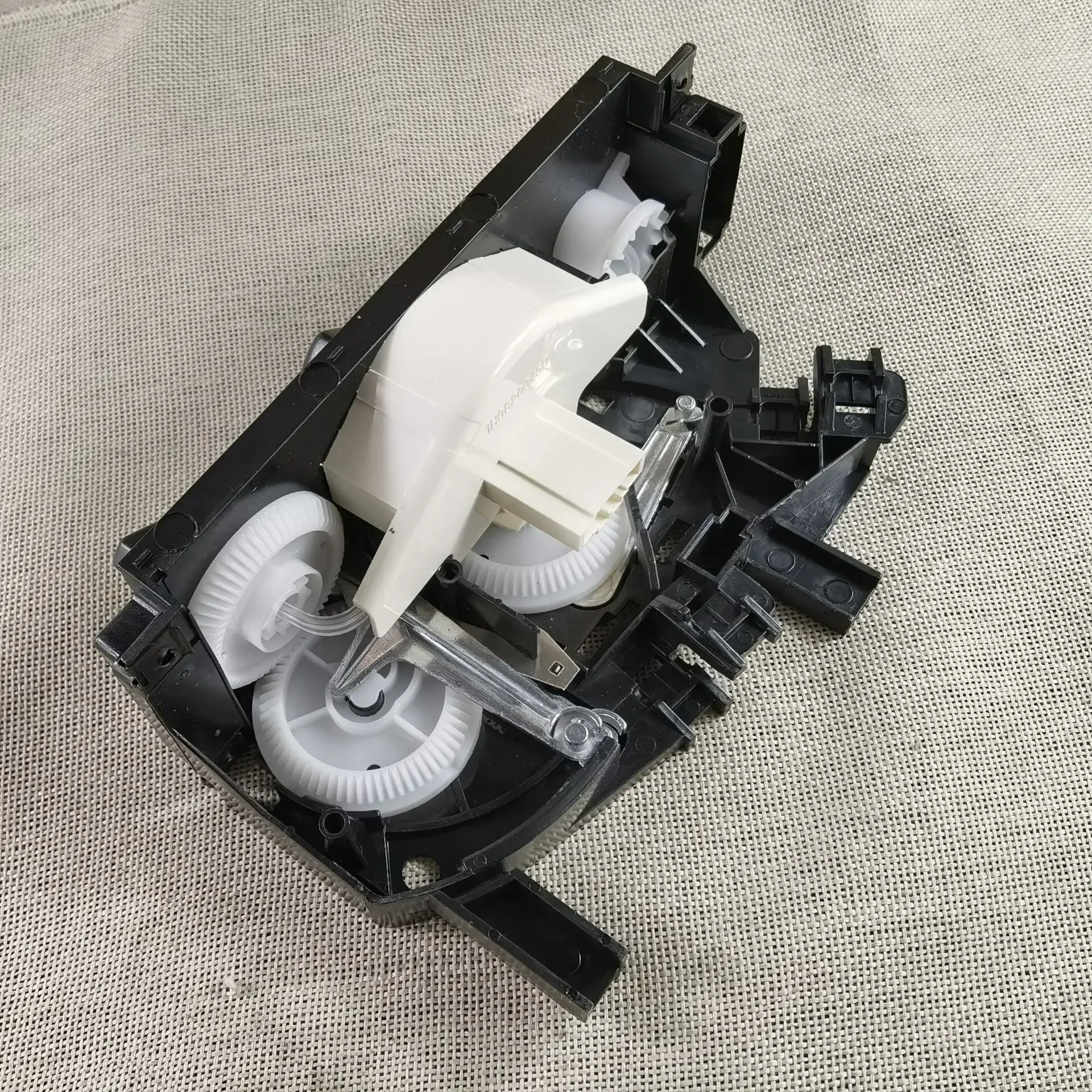 For VW Golf MK3 / Jetta / Vento / Eurovan, A/C & Heater Climate Control Panel OEM 1H0 820 045C / 1H0820045D / 1H0820045C.
