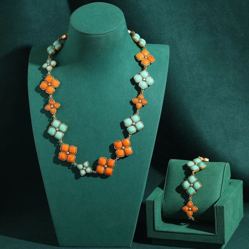 parure-de-bijoux-trefle-a-quatre-feuilles-en-pierre-naturelle-couleur-or-vintage-pour-femme-collier-ras-du-cou-et-bracelet-a-breloques-design-rouge-et-bleu-pour-mariage