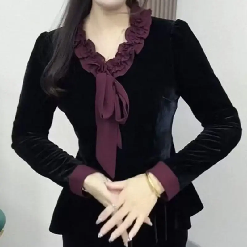 New women's gold velvet fashion temperament lace bottoming shirt 2025 autumn Joker Female stitching long-sleeved loose top