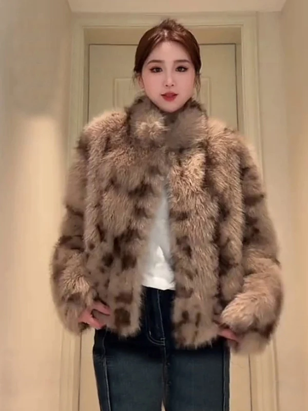 豪華な厚手の人工フォックスファーコート レディースファッション 秋冬新作 プラッシュアウター エコフレンドリー ソフトポリエステル裏地