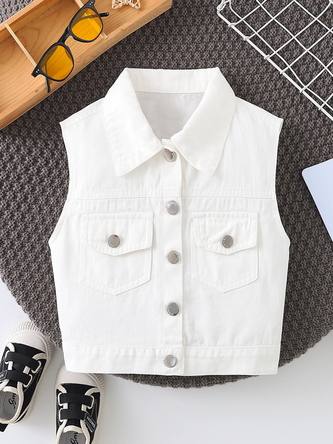 Girls ,big kids ,spring/summer /fall denim vest ,twist button,sleeveless,white