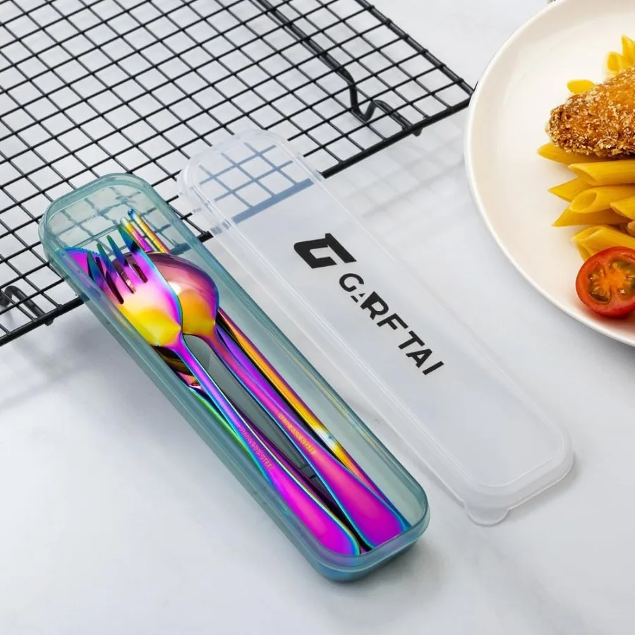 مجموعة أدوات السفر المحمولة مع علبة. مجموعة أدوات فضية للسفر من الفولاذ المقاوم للصدأ. أواني التخييم الفضية القابلة لإعادة الاستخدام. إيلود