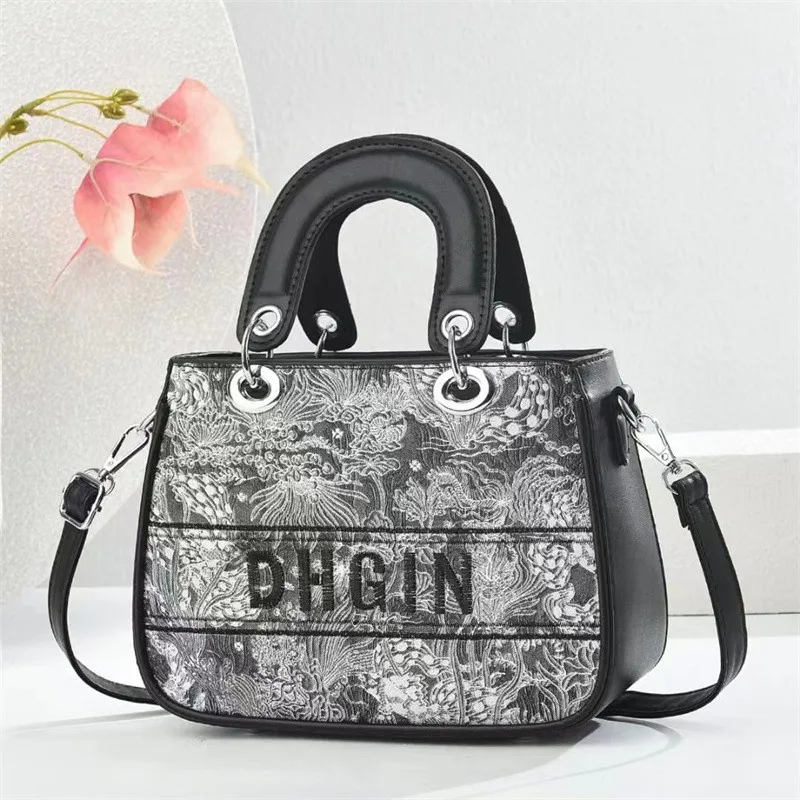 

​​Luxury Essential Female Bag Handbag Mini Crossbody Bag Premium Foundation For Wardrobe Essentials​​