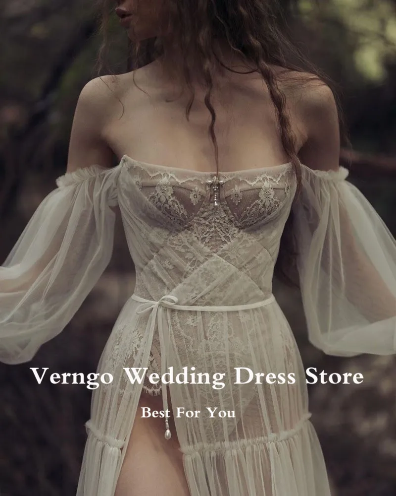 Verngo Sexy Strapless Boho Trouwjurken Off Shoulder Puff Lange Mouwen Lace Tulle Hof Trein Beach Bruidsjurken Photoshoot