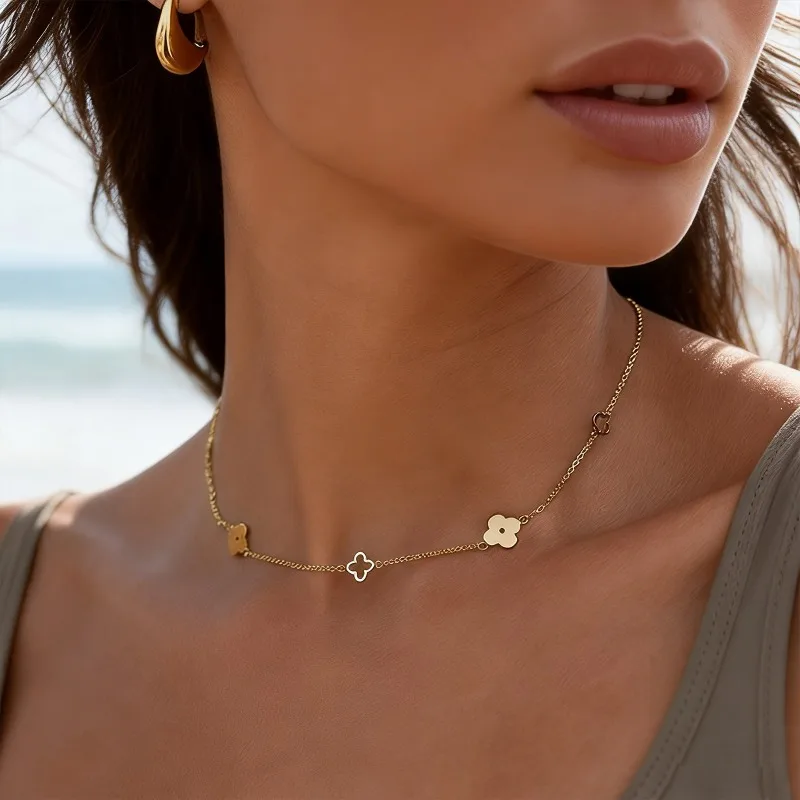 Elegant Gold Flower Necklace, Collarbone Chain for Women, Can Be Matched for Daily Dating Parties, Simple Niche Neck Chain