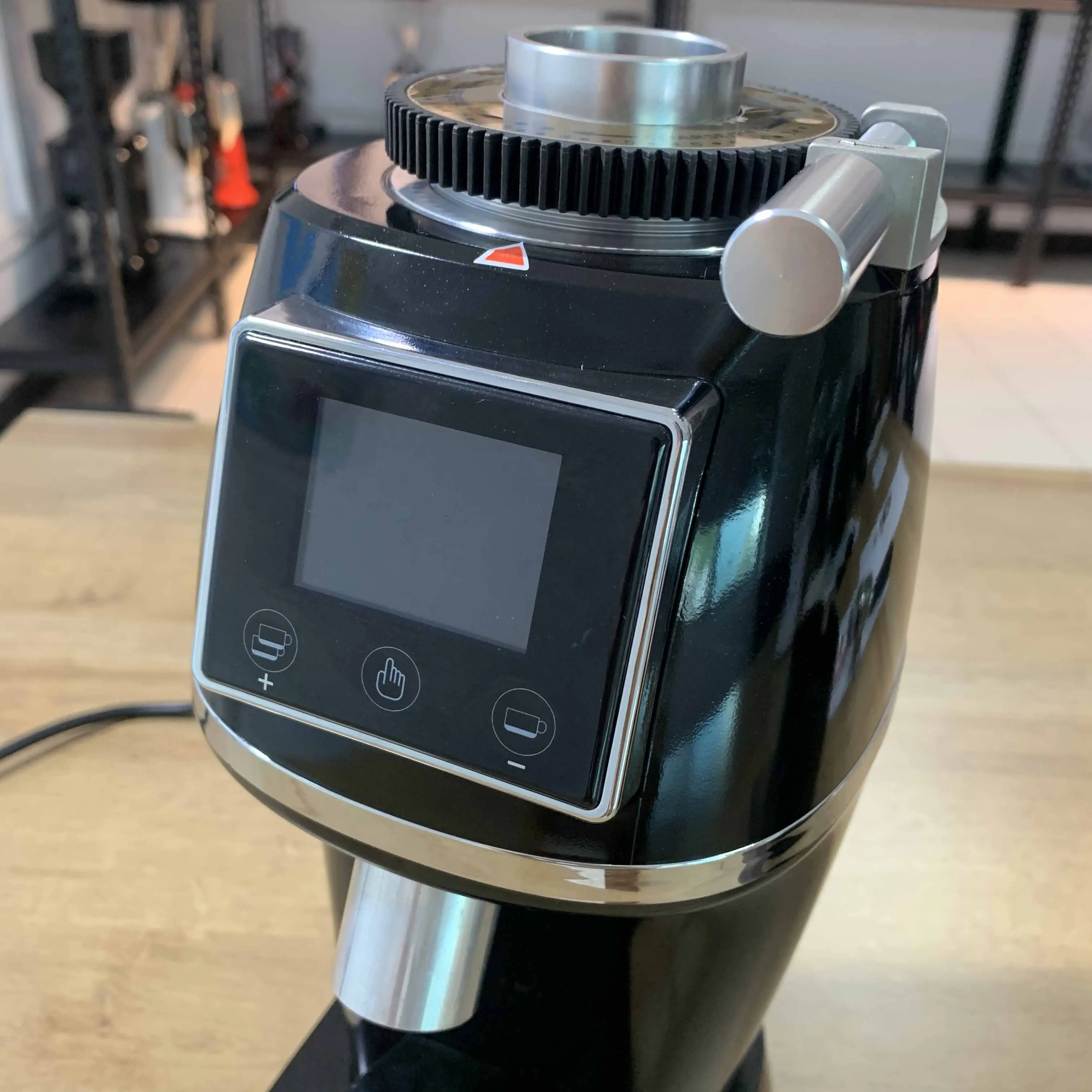 Professional Touch-screen Grinding Disc Coffee Grinder Espresso Bean Machine Free Spare Parts 250G Or 200G DC Motor Lingdong 025