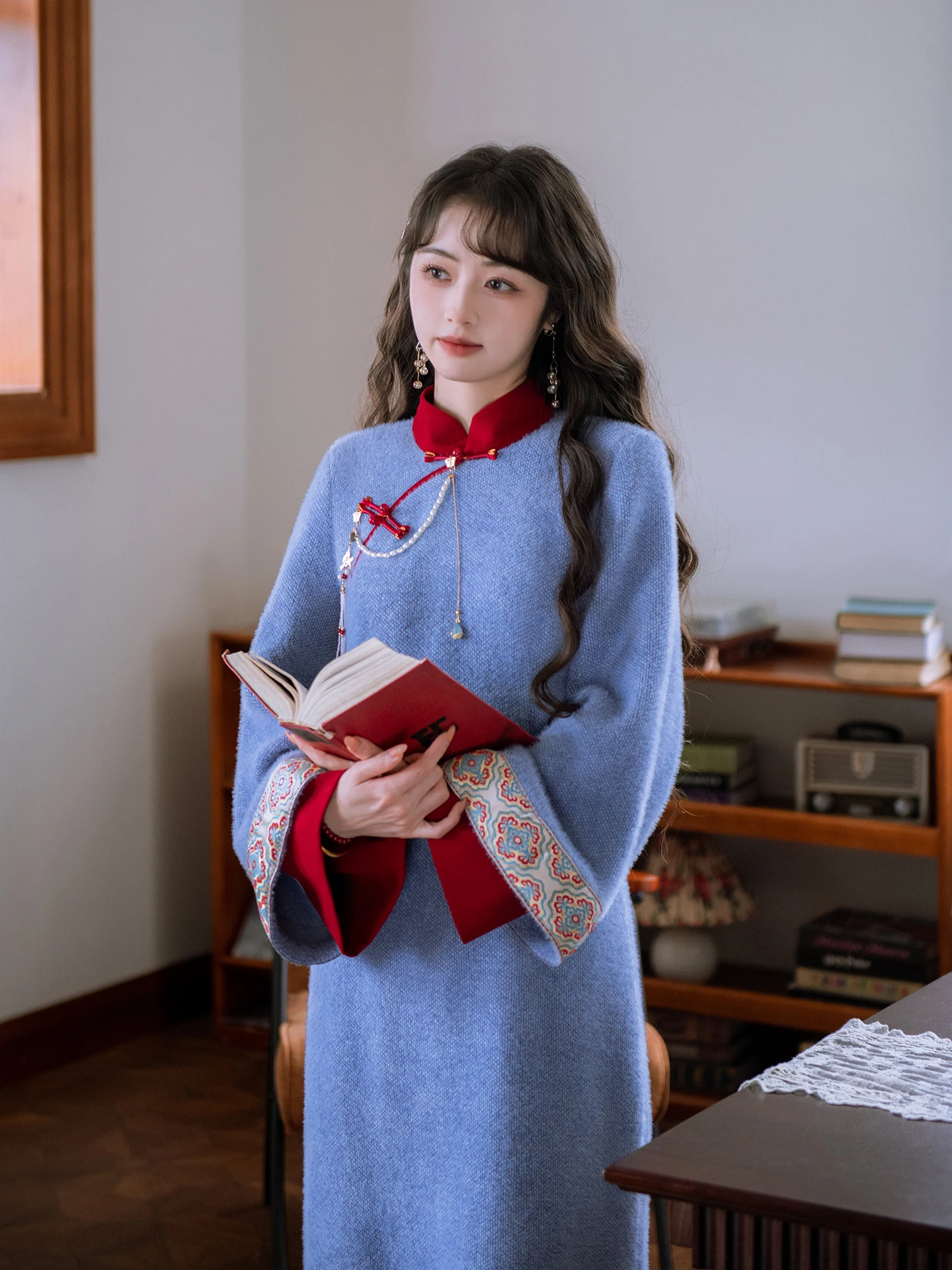 

Spring Blue Knitted Faux Mink Velvet Dr Contrast Color National Sle Long Sve Low Slit Warmth Suitable for D...