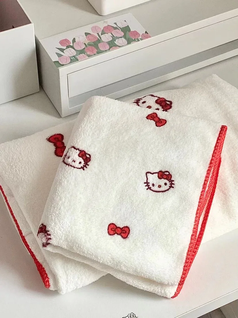 Sanrios Hello Kitty Animation Peripheral Creative Girls' Heart Absorbing Water Face Towel Kawaii Pure Cotton Children's Towel