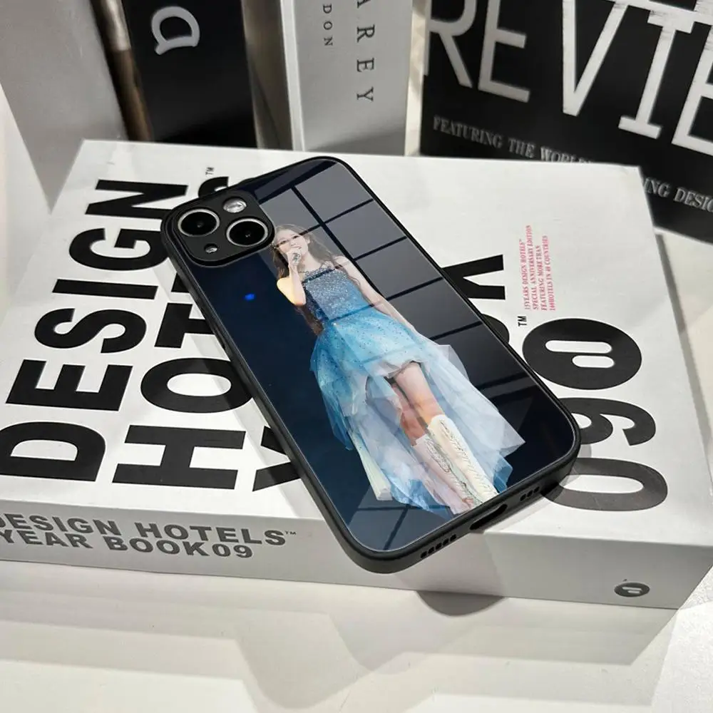 Singer I-IU L-Lee-Ji-Eun Handyhülle für iPhone 16,15,14,13,12,11 Plus,Pro Max,XS,X,XR,SE,Mini,8,7, Weiche Silikon-Glas-Handyhülle