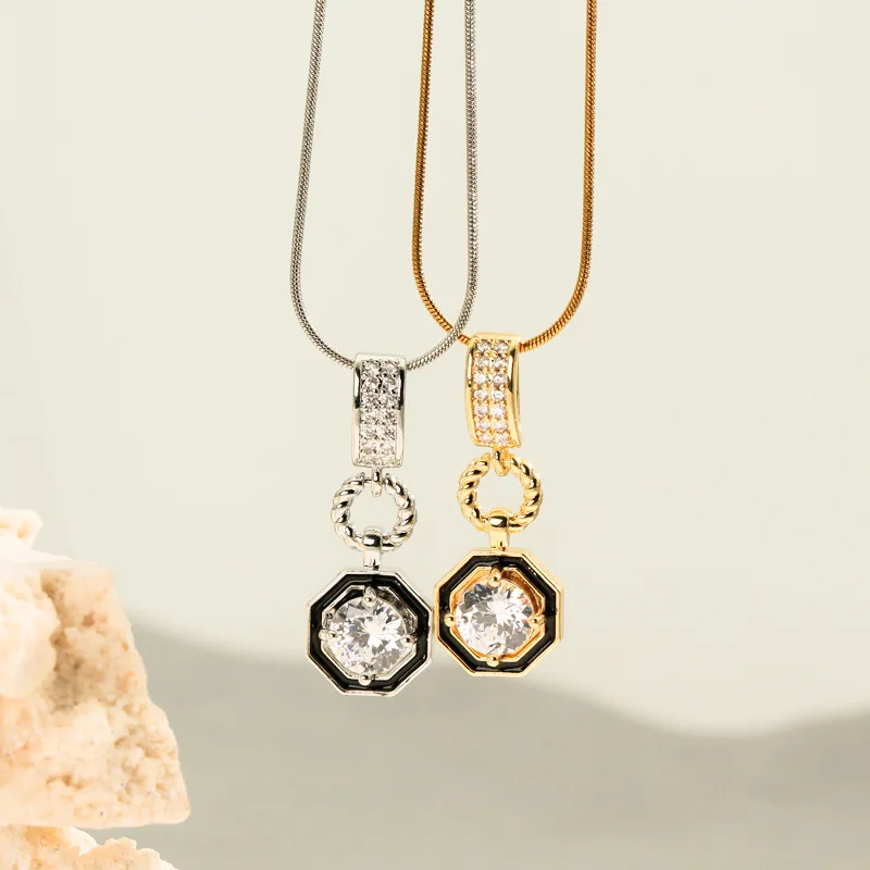 Versatile Block Set Zircon Necklace for Women with A Cold and Aloof Style, Personalized Temperament, Collarbone Chain Jewelry