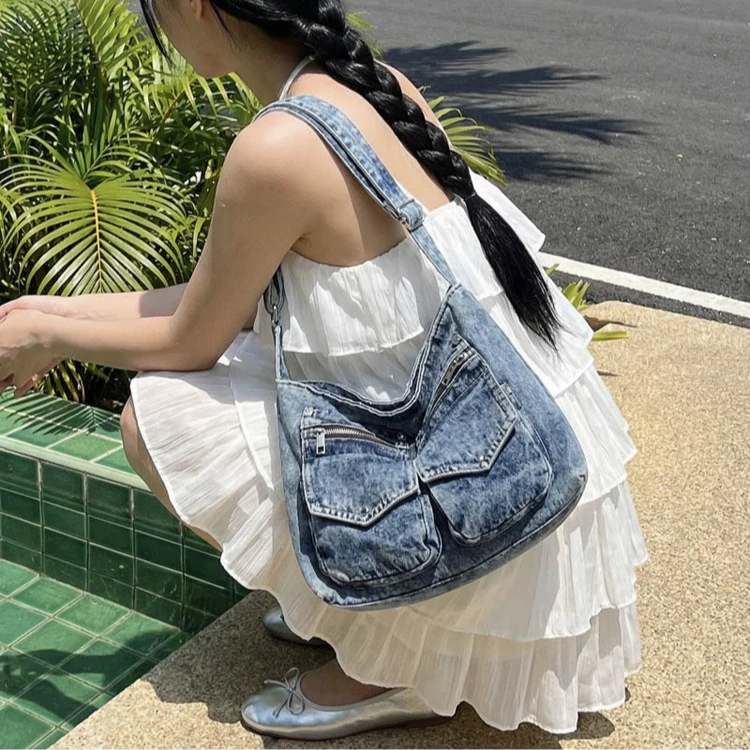 Durable and distressed denim retro commuter tote bag, lightweight single-shoulder crossbody bag