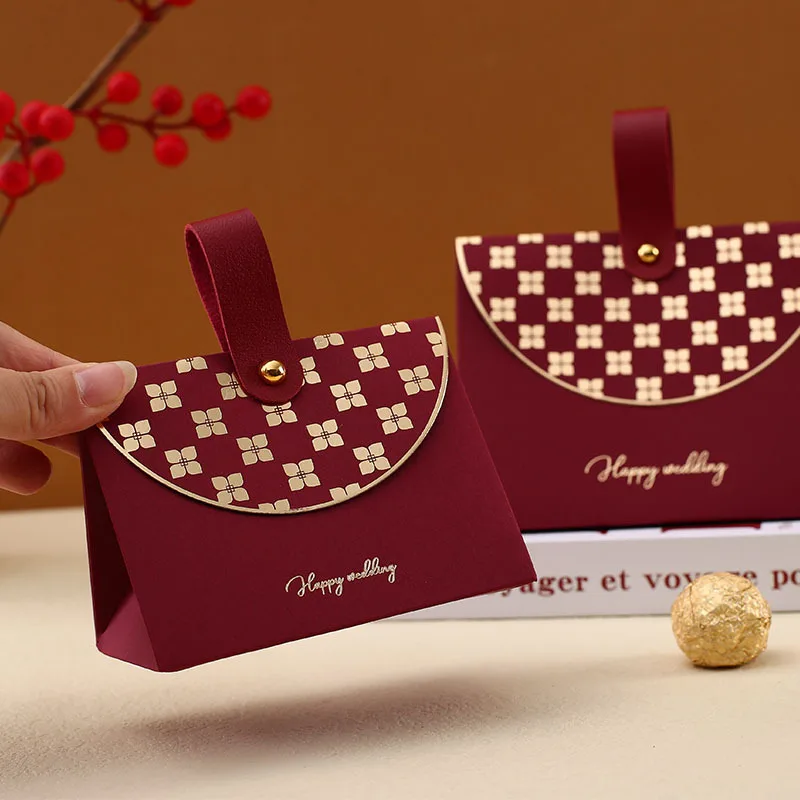 20 Pcs/Lot New Burgundy Wedding Candy Box Creative Four-Leaf Clover Pattern Festive Portable Small Gift Packaging Carton