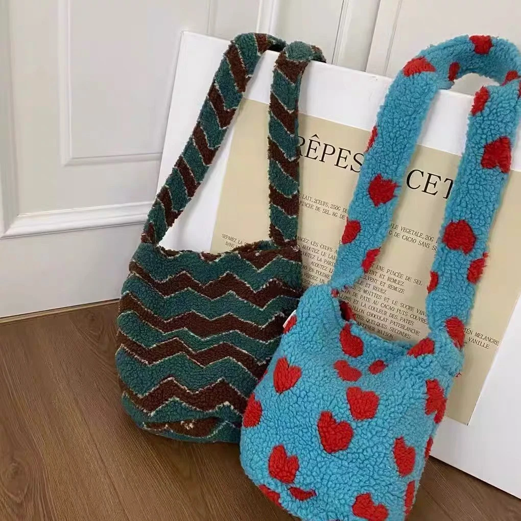 

Новая женская сумка-ведро 2025 года из овечьей шерсти с узором в горошек и полоску, универсальная, на плечо и через плечо, осенне-зимняя коллекция Aosphere