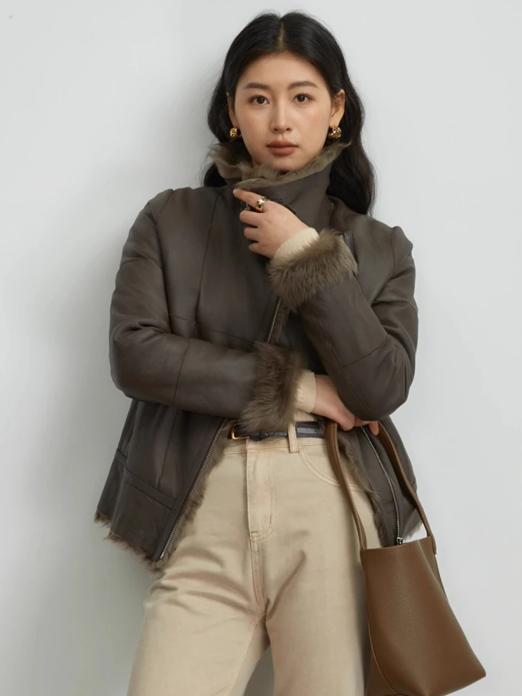 高級天然ラムファー冬用レディースバイクジャケット 2025年新作 シンプルカジュアル 暖かい本革リアルファーコート
