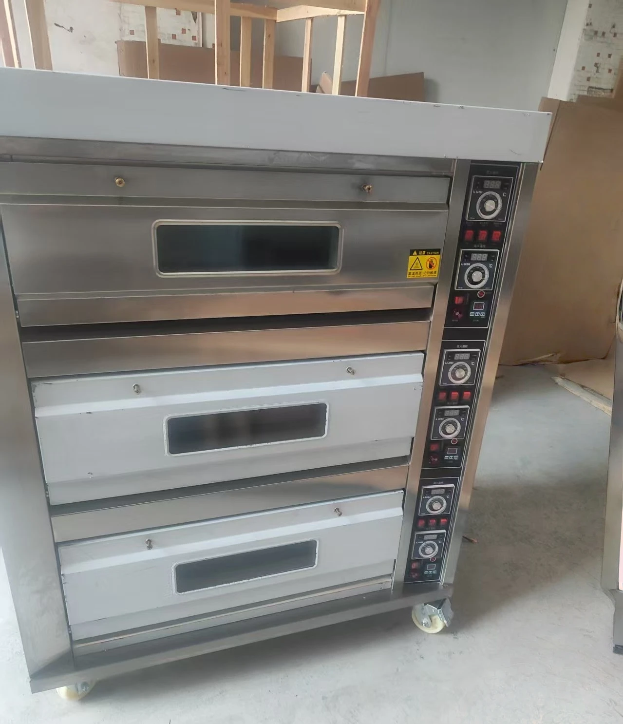 New Hot Sale Electric Baking Oven 3 Deck 6 Tray Commercial Bakery Machine with Digital Control LED Display Timer 380V