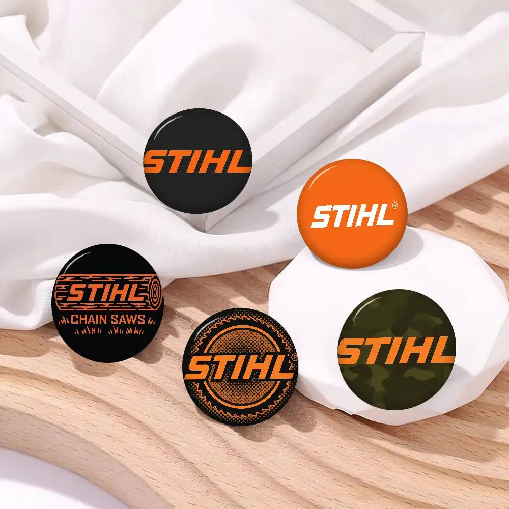 S-Stihl Logo Soft Button Pin Bright Printed Icon Gift For Friends Badge Collar Brooch Lapel Pin Metal