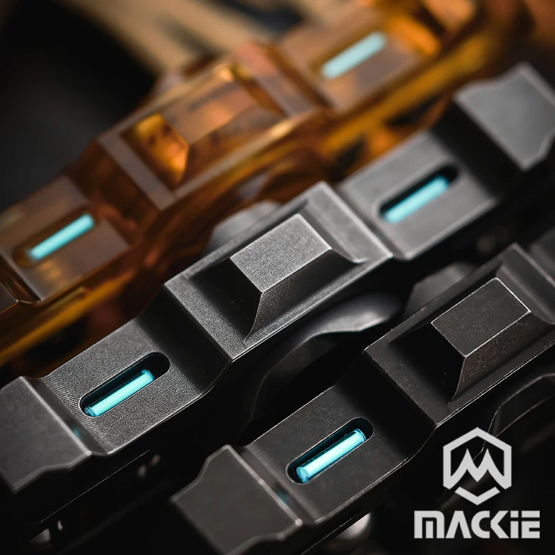 MACKIE EDC 聖剣 2 ページ機械式金属回転ブラックテクノロジーフィジェットスピナー減圧デスクトップおもちゃ