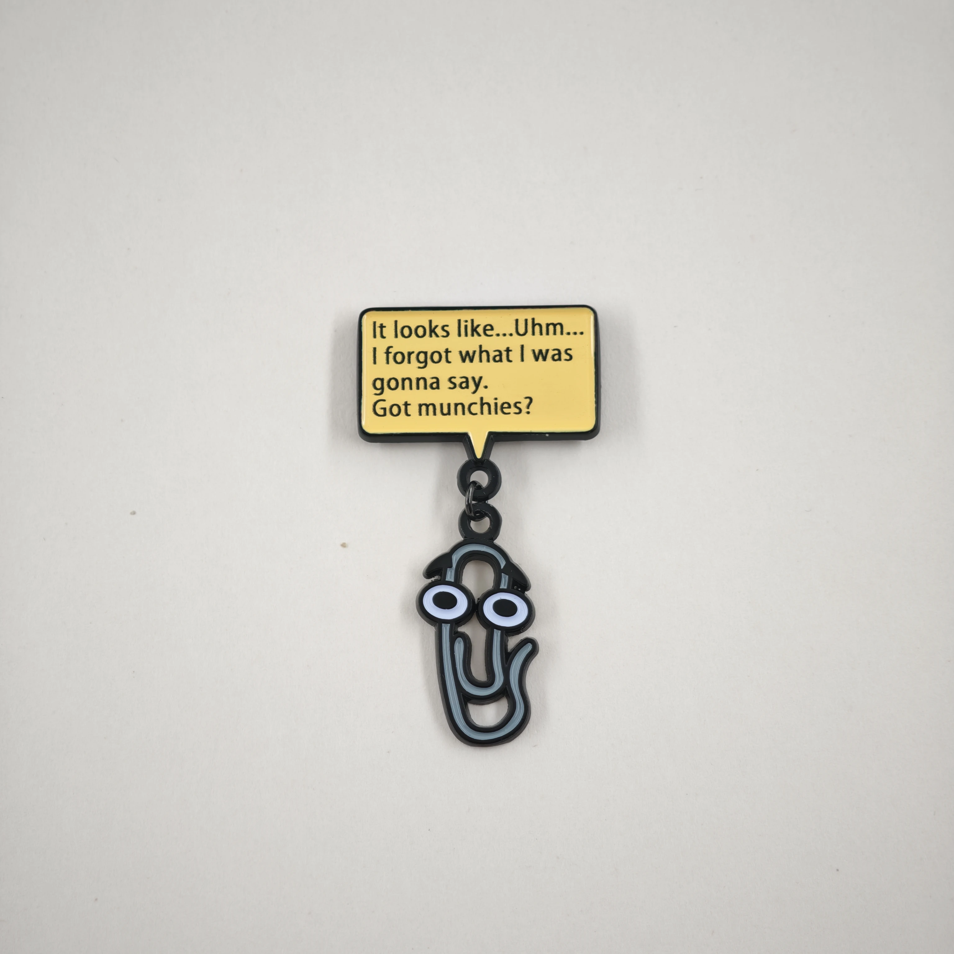 Lustiger Clippy Emaille-Pin Cartoon Büroklammer Metallbrosche Overthinking Meme Anstecknadel Niedliches Schmuckgeschenk für Freunde und Kollegen – Detail 20