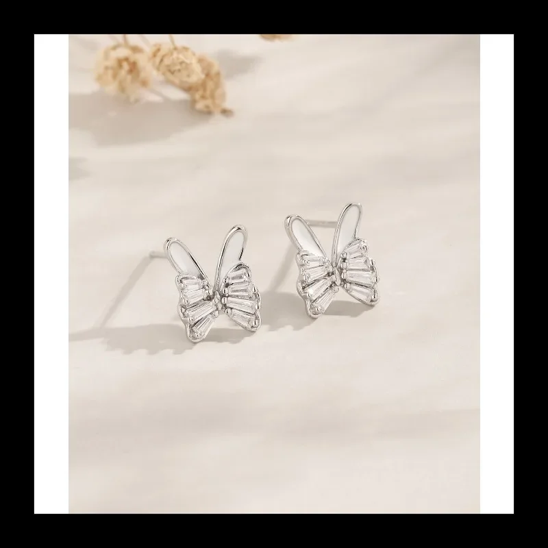 

S925 Silver Butterfly Stud Earrings Simple Fashion Temperament High-end Light Luxury New Earrings Jewelry