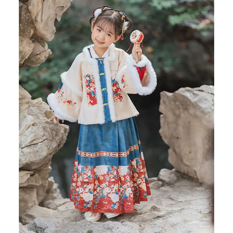 

Red Hanfu Chinese Style Traditional Thickened Dress with Stand-up Collar Delicate Embroidered Buttons for Girl's Dress