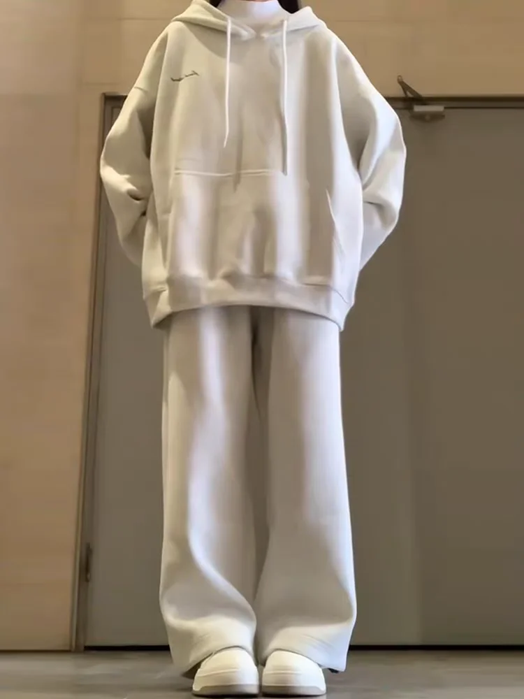 Lazy style sportswear set for women in autumn and winter, with thickened fleece for students, loose and fashionable hoodie, casu