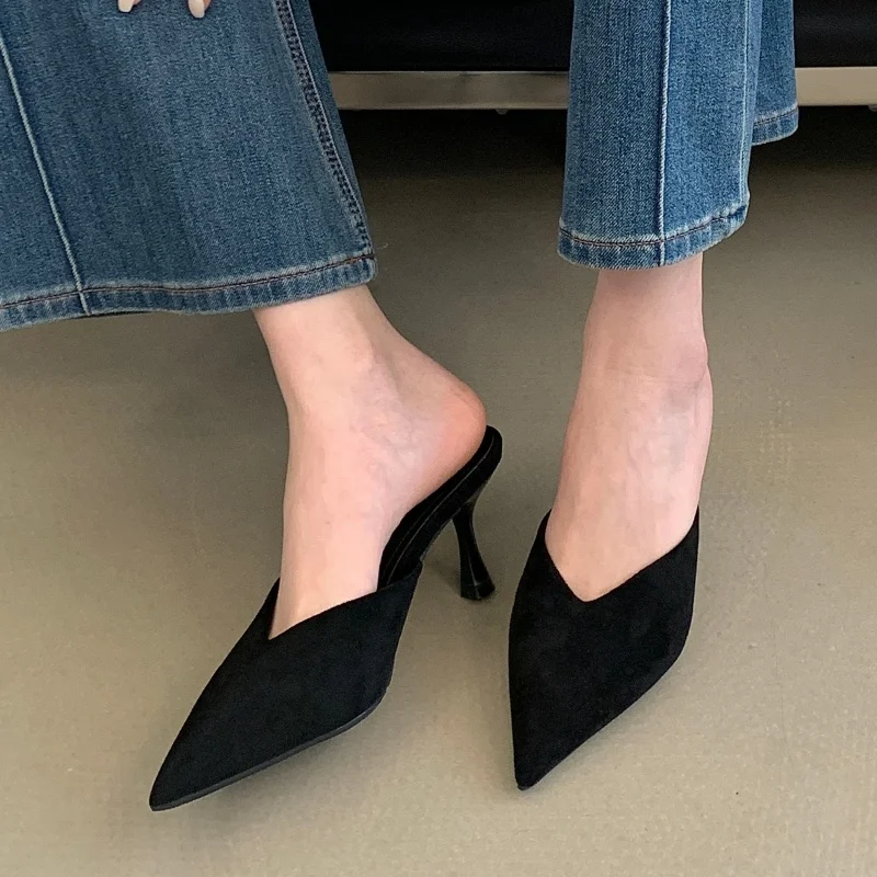 

Bailehou 2026 New Summer Flock Leather Pointed Toe Women Slippers Low Heel Slip On Mules Outsides Ladies Slides Slippers Pumps