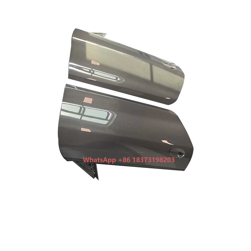 High Quality Automotive Dry Carbon Lightweight Doors Suitable for  M4 G82 Dry Carbon Fiber Doors