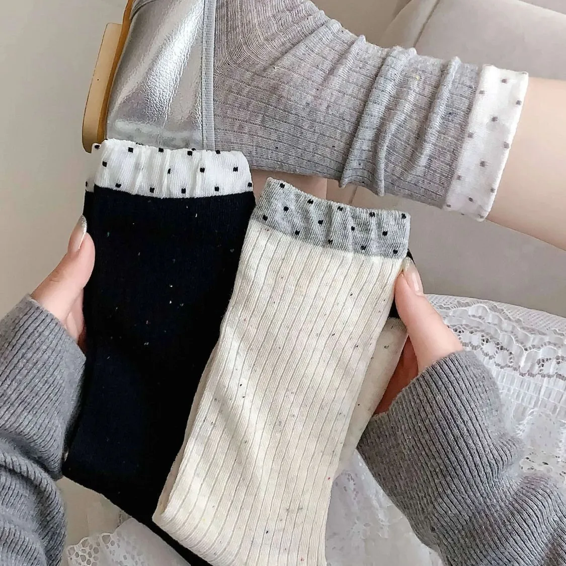 3 ペアレースドットシームレスソックス女性ミッドカーフソックスカラーブロックスタックソックス