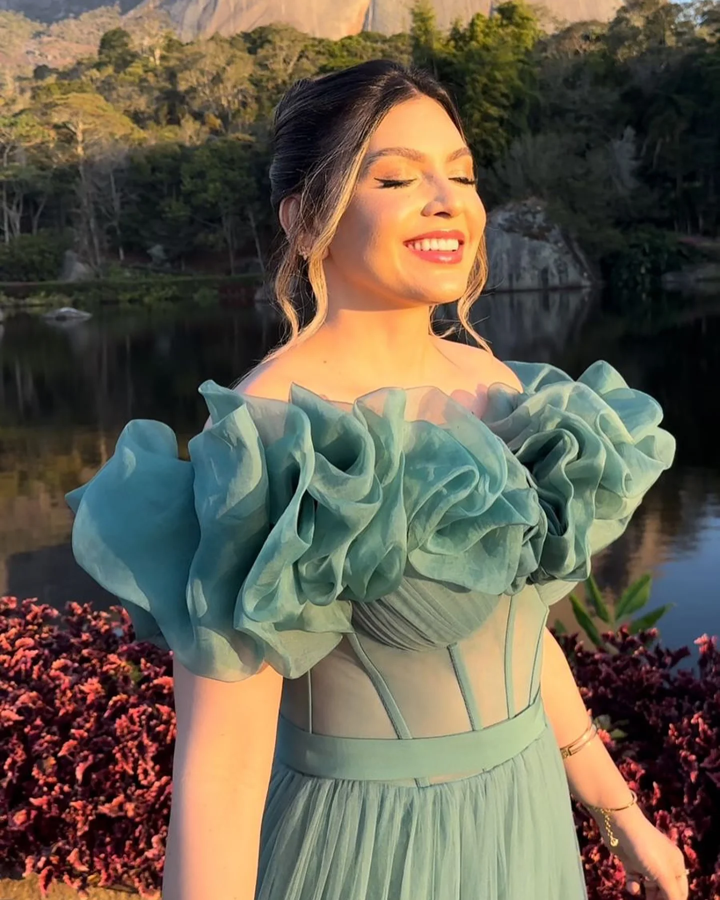 Customized Exquisite Organza Off The Shoulder Evening Dresses Delicate Sleeveless Celebrity Gowns Custom Made Prom Dre