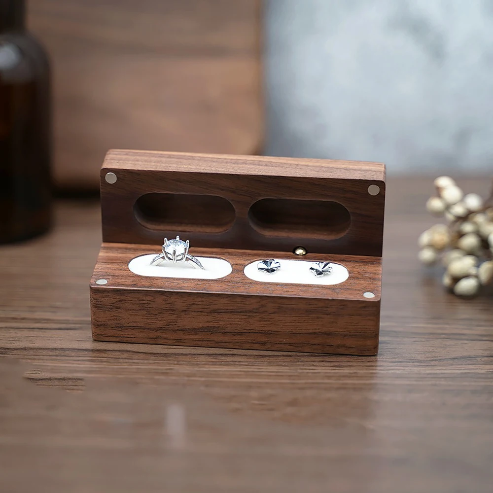 

Exquisite Magnetic Attraction Flip Cover Wedding Ring Box Accessory Shop Jewelry Cabinet Display Tool Mini Earring Storage Box