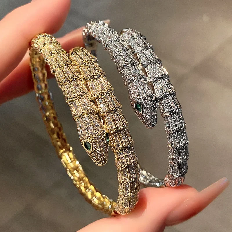

Fashion Snake Bracelet For Women Inlaid Bling Zircons Green Eyes Elegant Serpentine-Inspired Adjustable Bangle Bracelets Jewelry